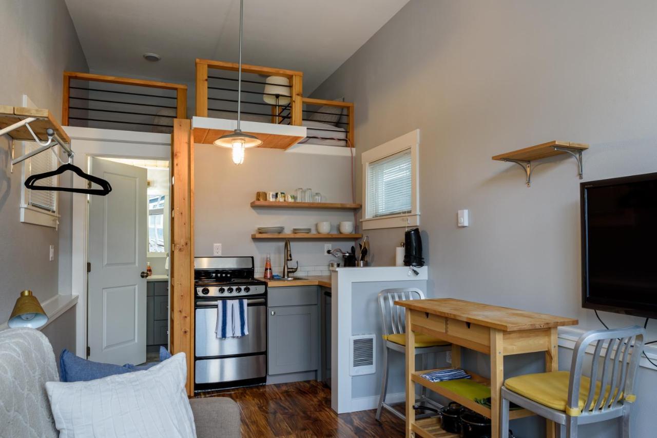 Tiny House By Kabino Mini Modern Tiny Home Heart Of Green Lake Pet Friendly Wifi Loft Up Ladder Plus Sleeper Sofa Seattle Exteriér fotografie